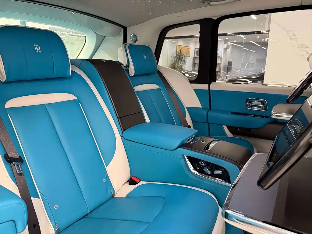 Rolls-Royce Cullinan — миниатюра 10