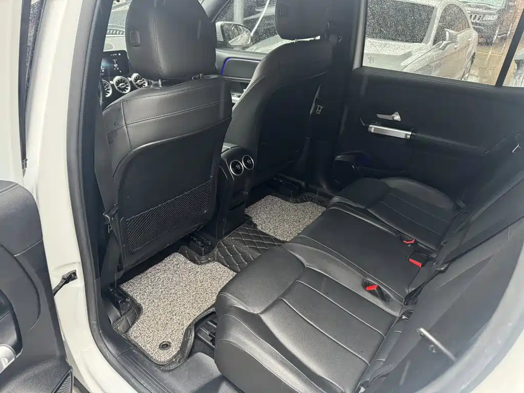 Mercedes-Benz GLB — миниатюра 6