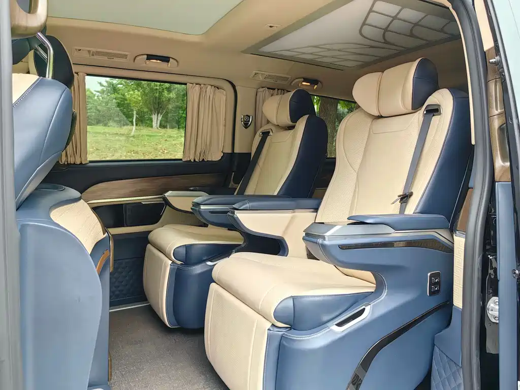 MERCEDES-BENZ V CLASS