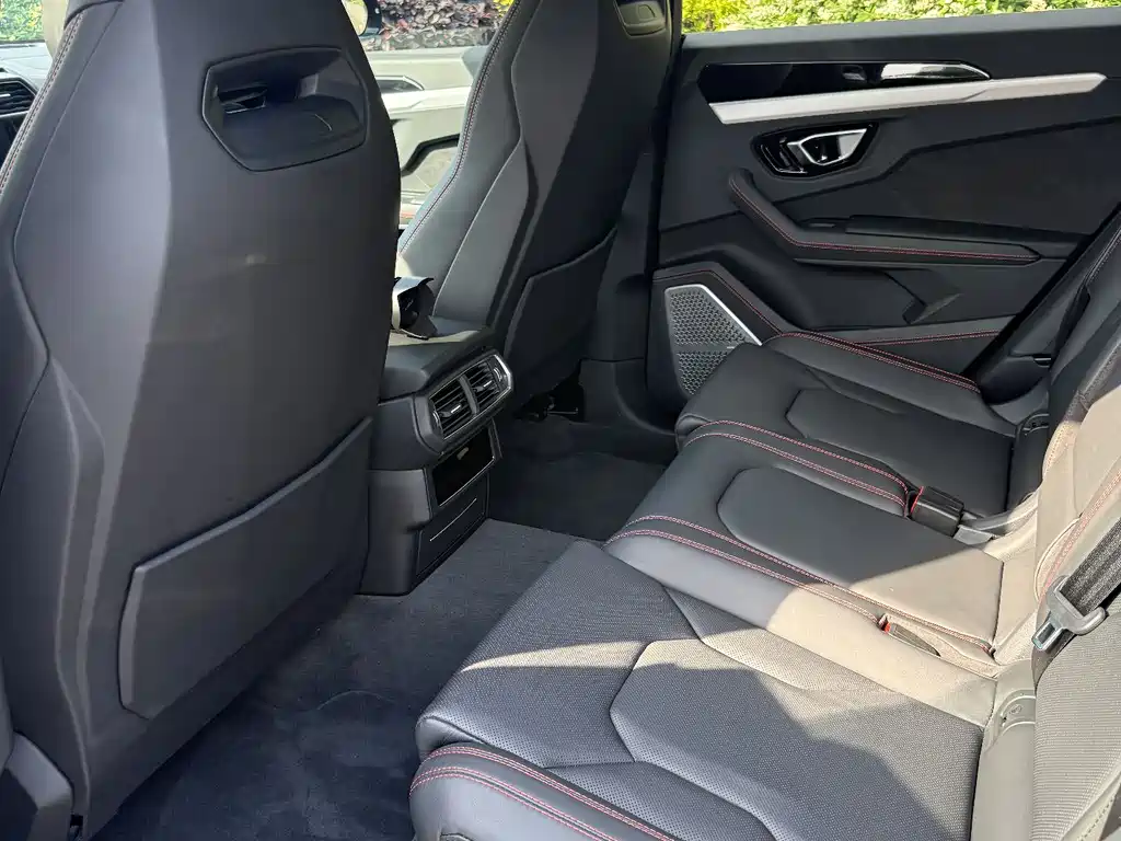 Lamborghini Urus 4.0T V8, фото 4