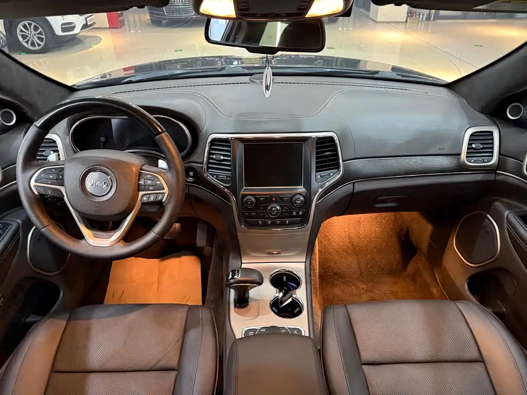 Jeep Grand Cherokee (Import) — миниатюра 14