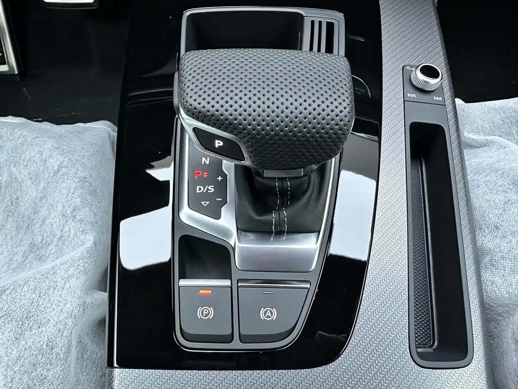 Audi Q5L — миниатюра 9