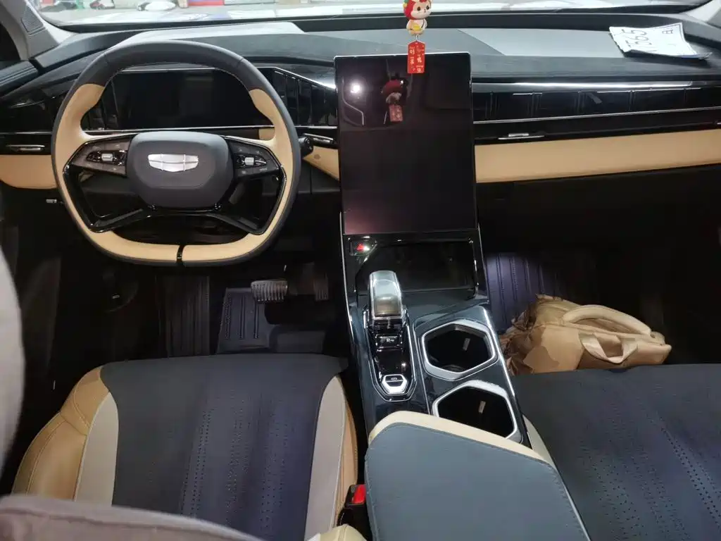 Geely Boyue L — миниатюра 10