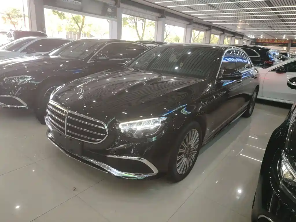 Mercedes-Benz E-Class — миниатюра 2