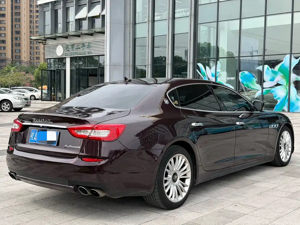 Maserati Quattroporte — миниатюра 12