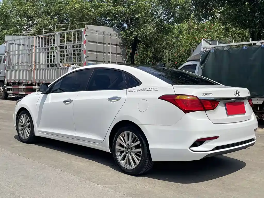 Hyundai Mistra — миниатюра 7