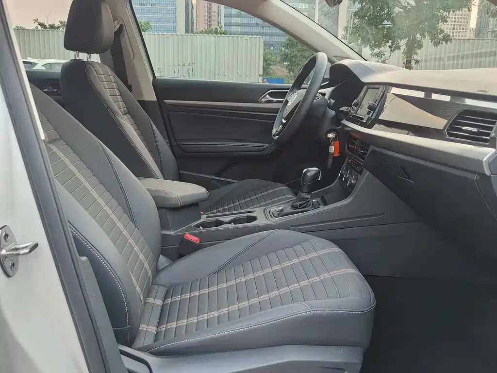 Volkswagen Lavida — миниатюра 8