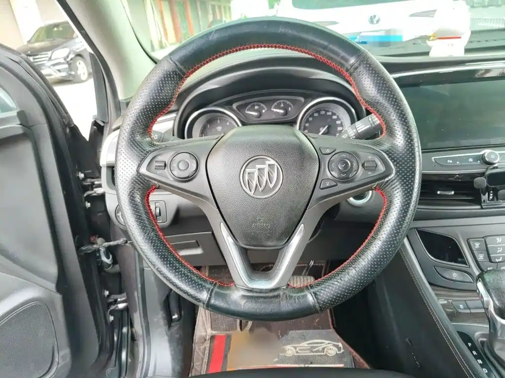 Buick Envision Plus — миниатюра 3