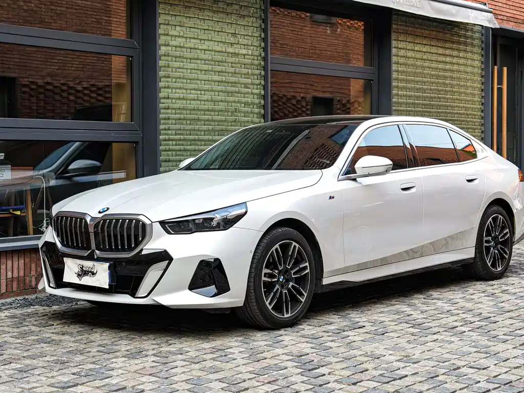 BMW 5 Series 2024