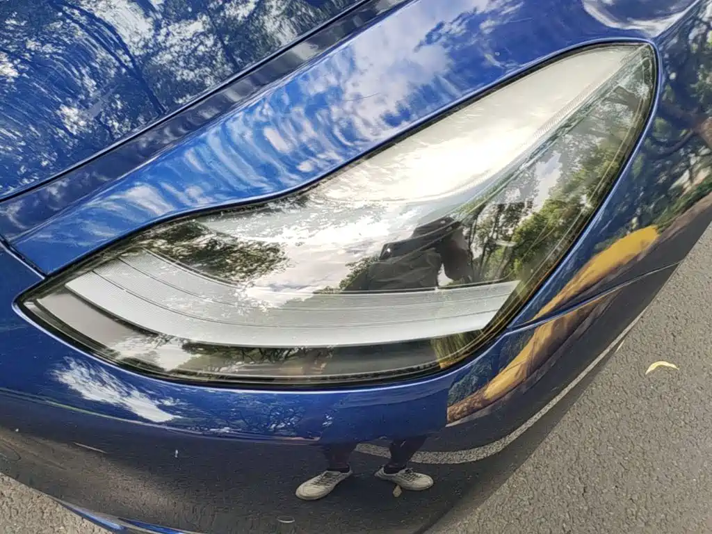 Tesla Model Y — миниатюра 24