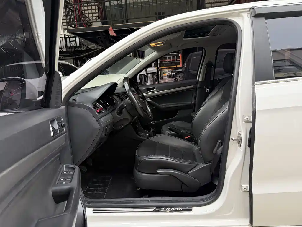 Volkswagen Lavida — миниатюра 7