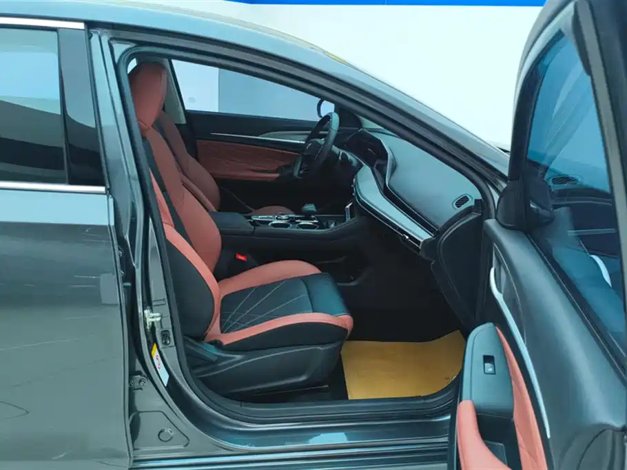Changan Eado 2022 PLUS NE 1.4T GDI DCT Luxury