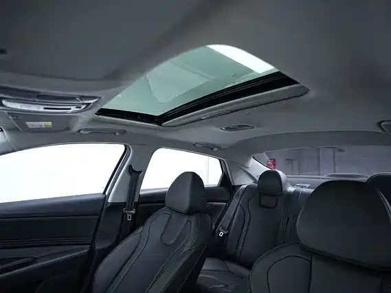 Hyundai Elantra — миниатюра 7