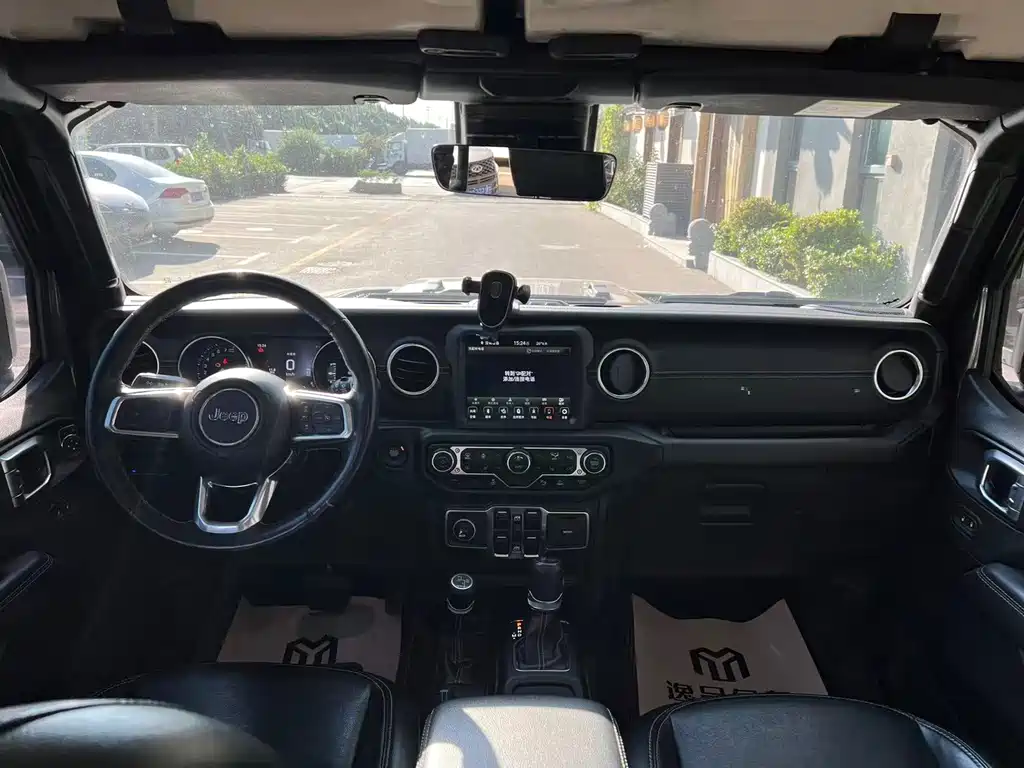 Jeep Wrangler PHEV — миниатюра 5