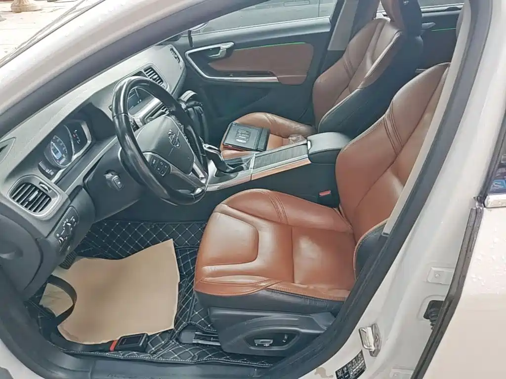 Volvo S60 — миниатюра 15