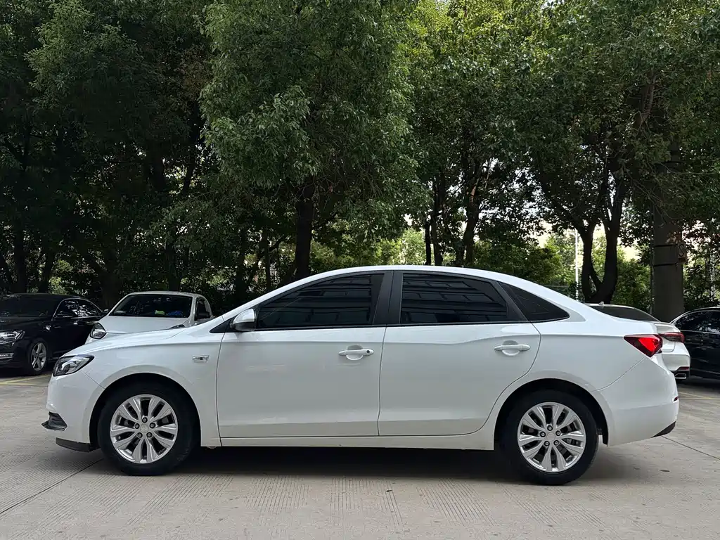 Buick Excelle — миниатюра 12