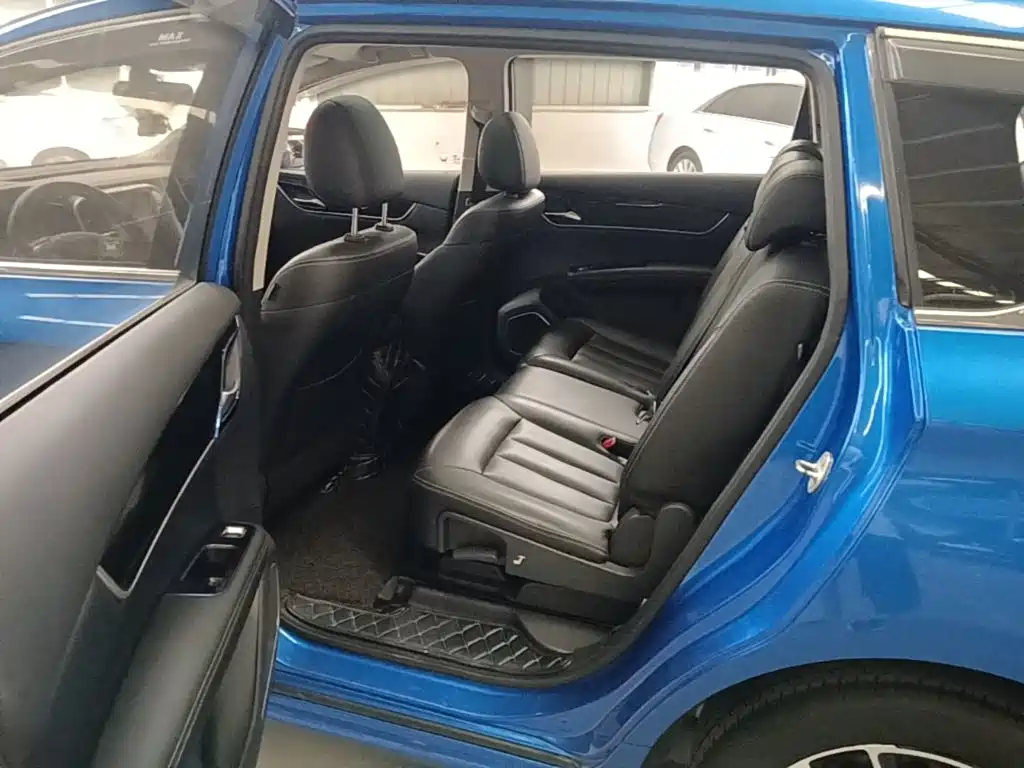 BYD MAX — миниатюра 17