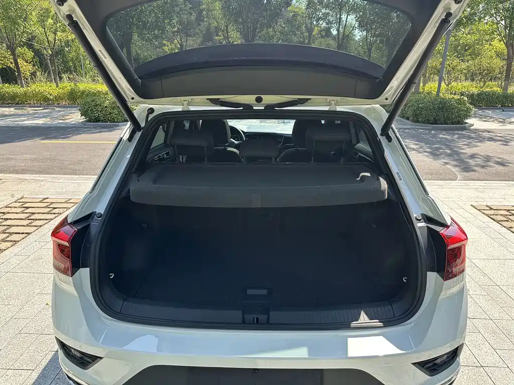 Volkswagen T-Roc — миниатюра 19