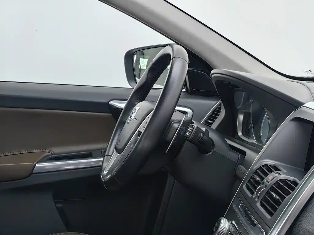 Volvo XC60 — миниатюра 22