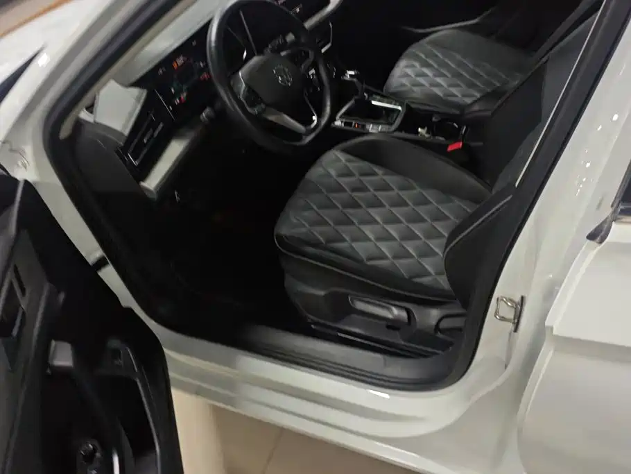Volkswagen Sagitar — миниатюра 9