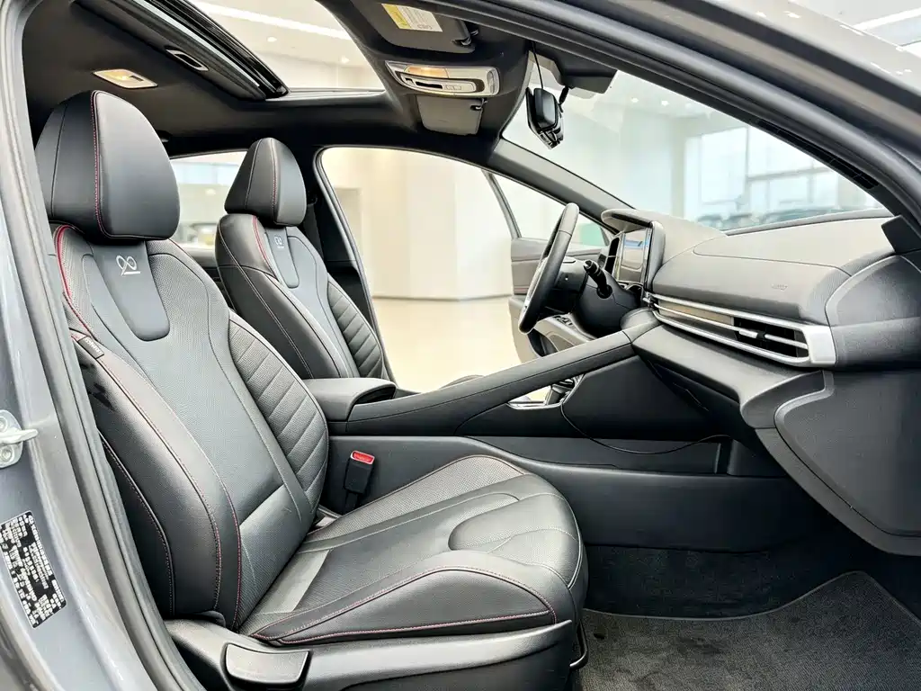 Hyundai Elantra — миниатюра 9