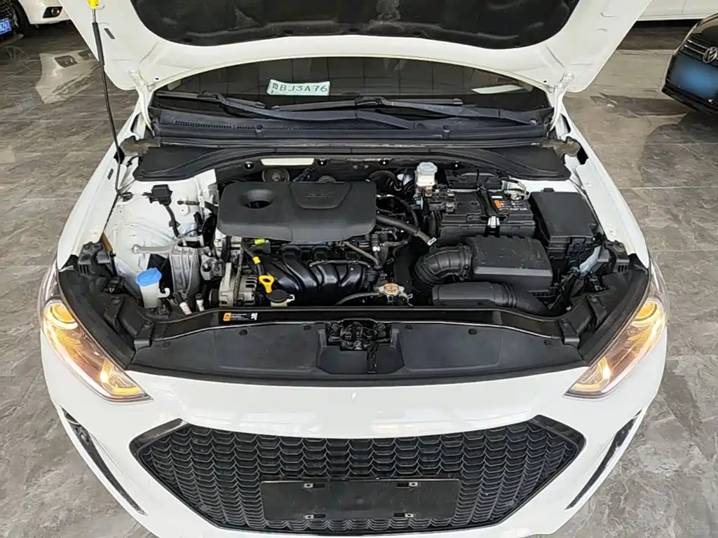 Hyundai Elantra — миниатюра 20