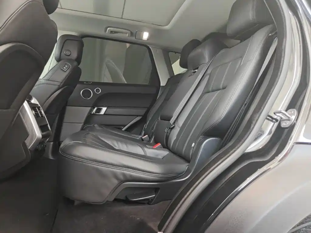 Land Rover Sport PHEV — миниатюра 17