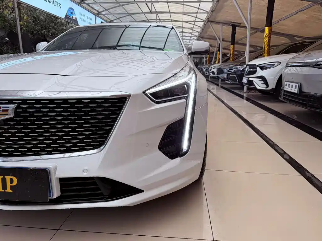 CADILLAC CT6