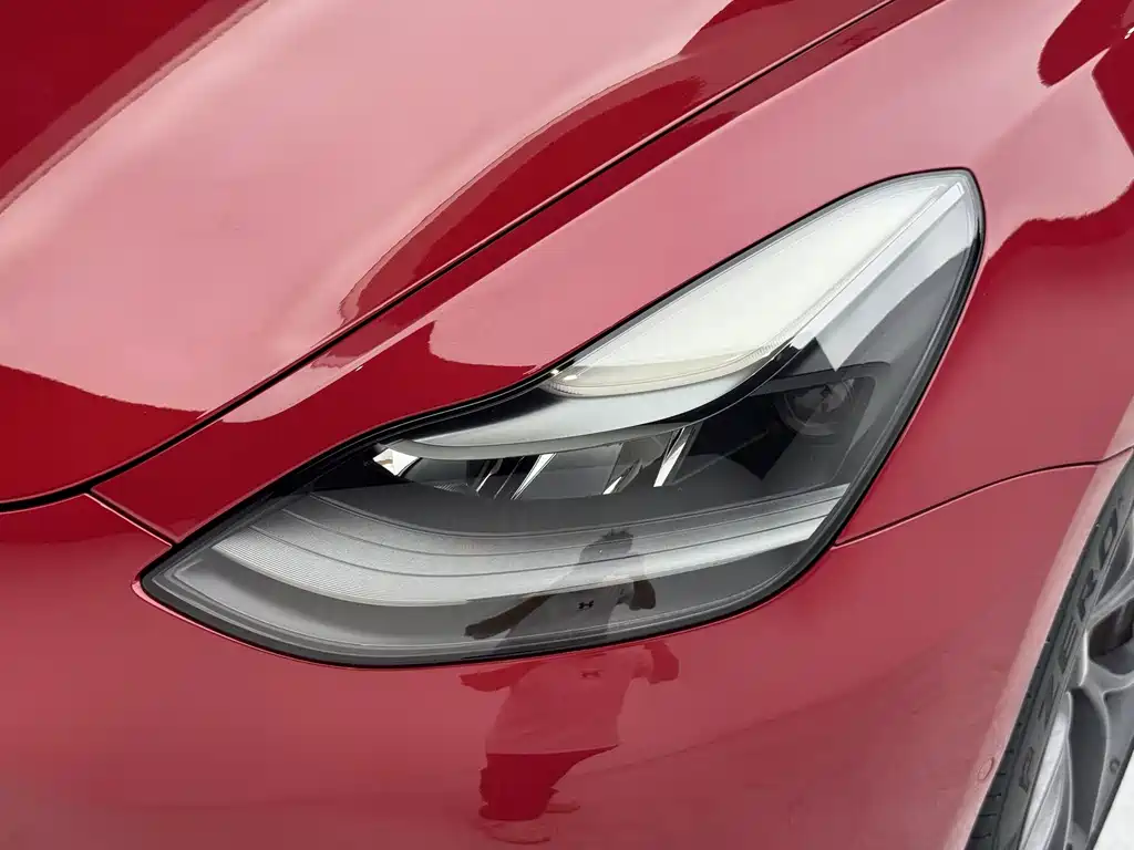 Tesla Model 3 — миниатюра 17