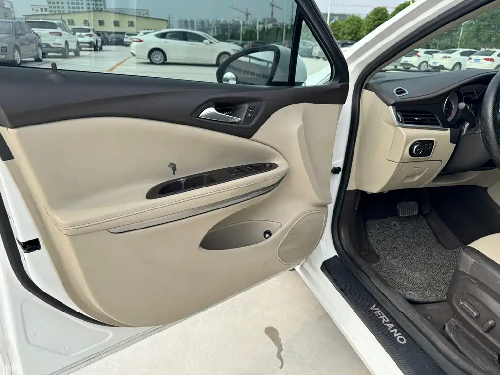 Buick Verano — миниатюра 10