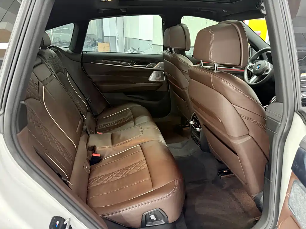 BMW 6 Series GT — миниатюра 11