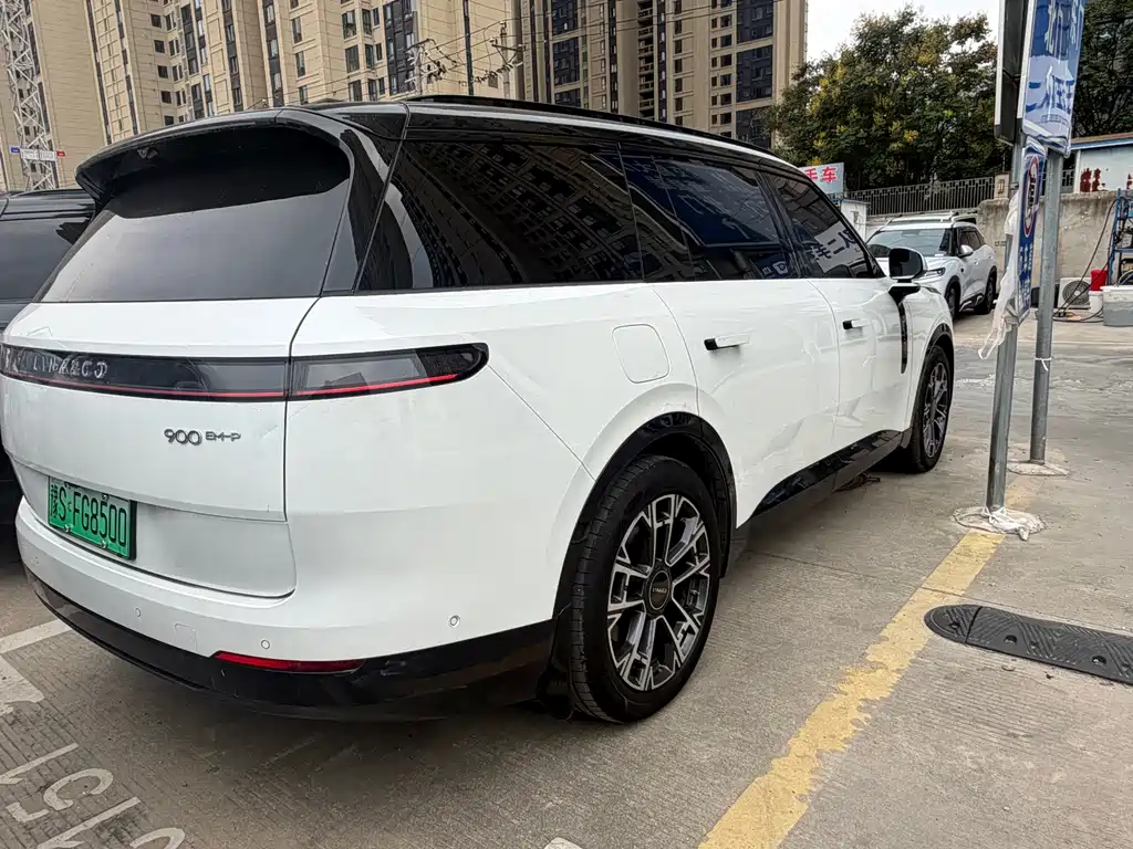 Lynk & Co 900 — миниатюра 7