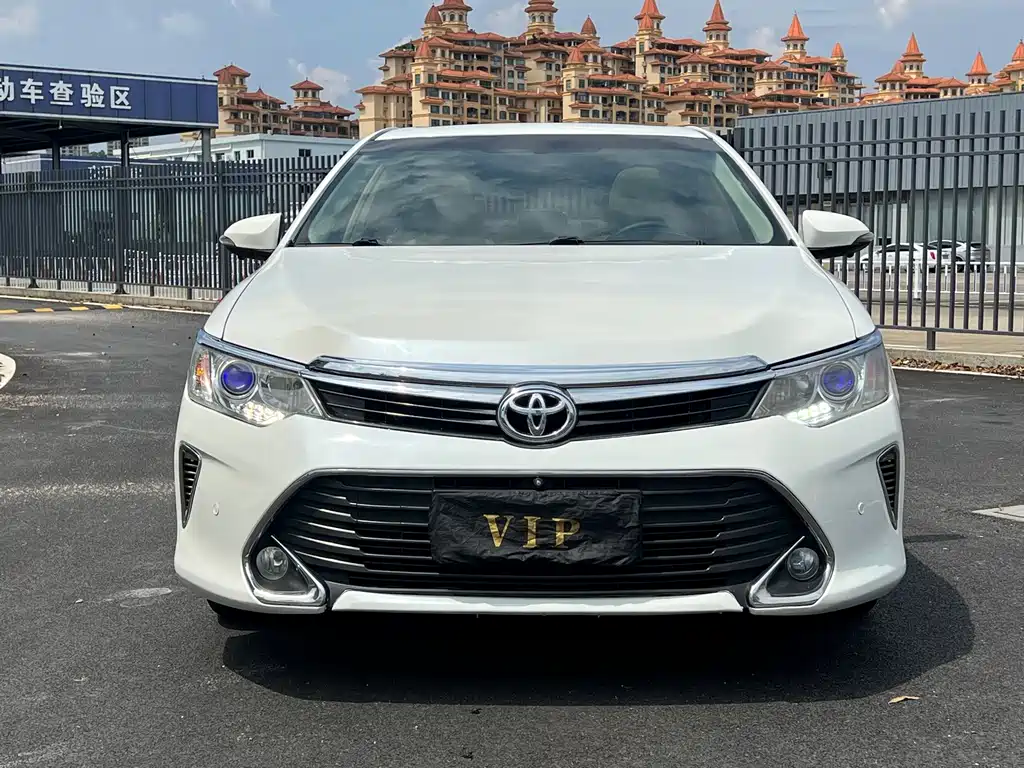 Toyota Camry — миниатюра 2