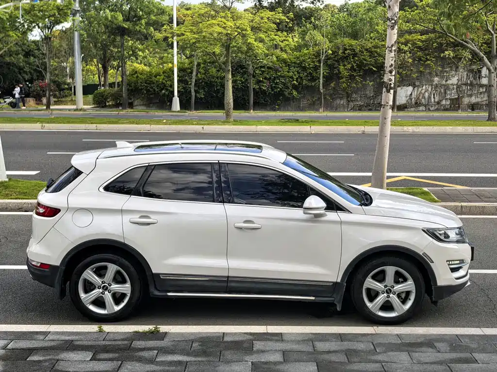 Lincoln MKC — миниатюра 20