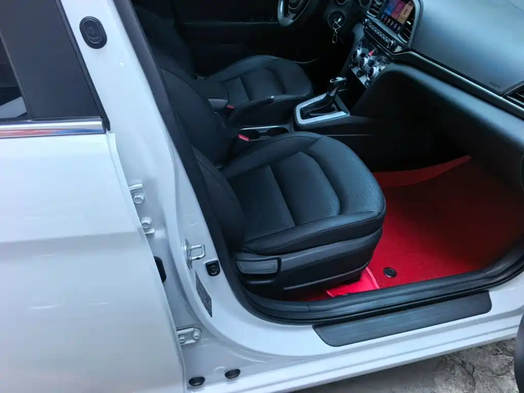 Hyundai Elantra — миниатюра 25