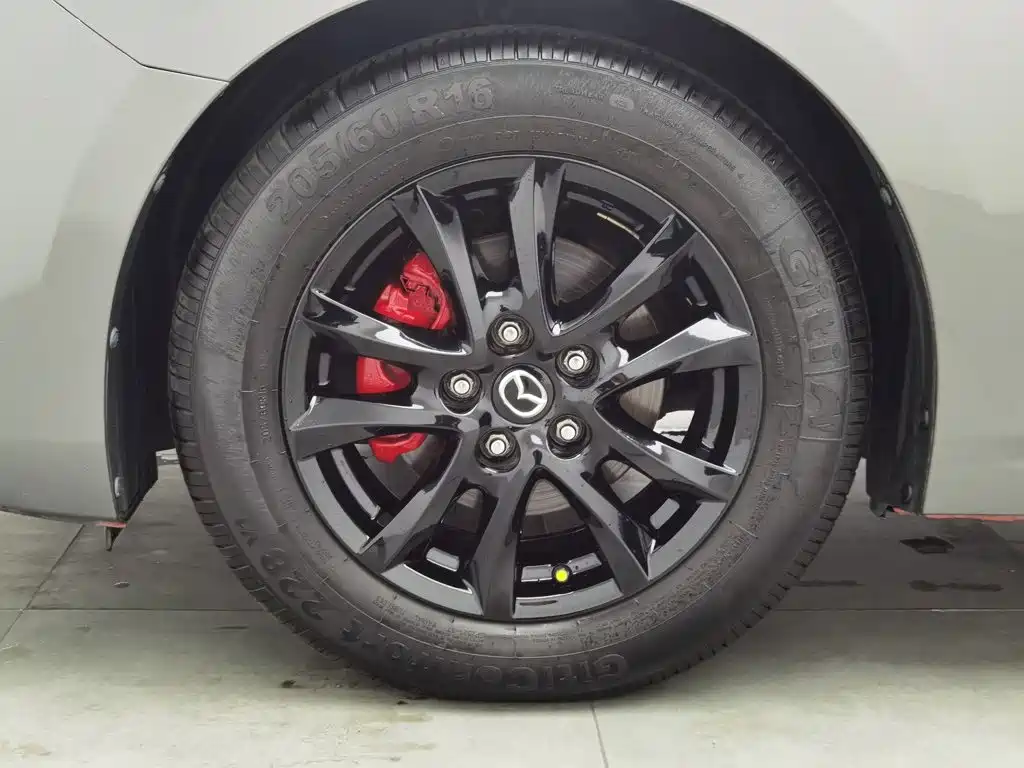 Mazda 3 Axela — миниатюра 17