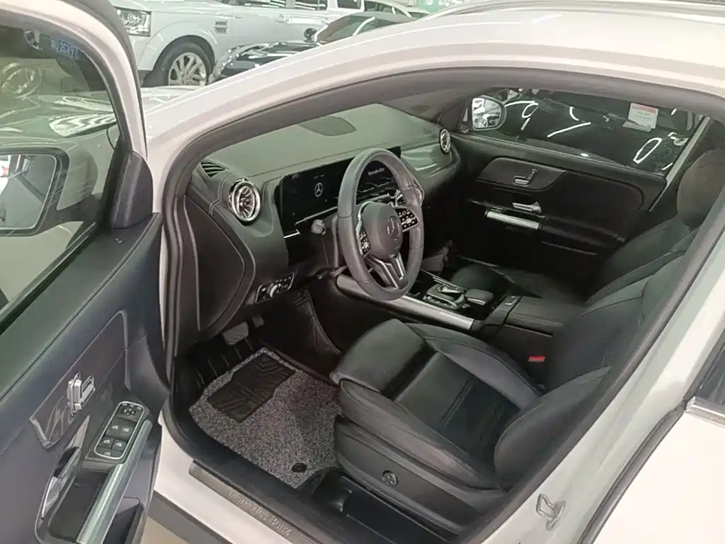 Mercedes-Benz GLA — миниатюра 16