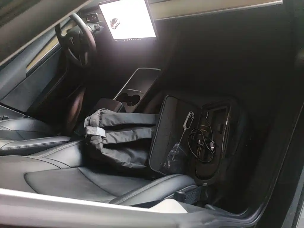 Tesla Model 3 — миниатюра 25