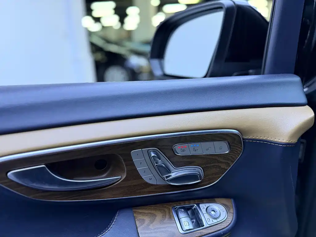 Mercedes-Benz V-Class — миниатюра 12