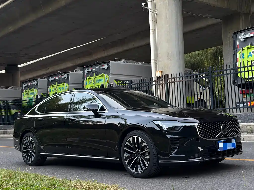 Volvo S90 — миниатюра 3