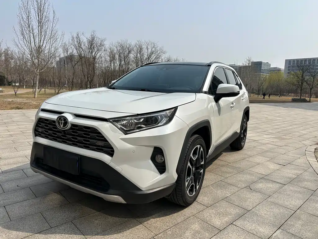 Toyota RAV4 2021