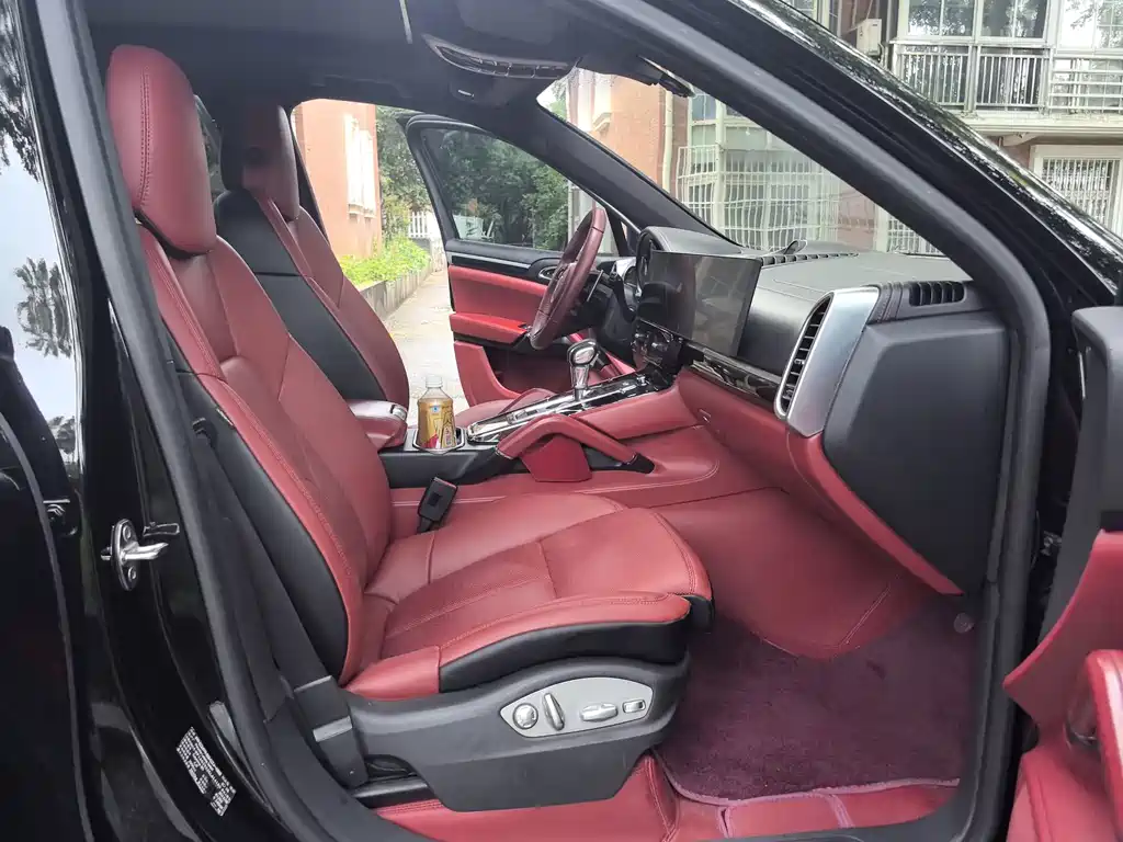Porsche Cayenne — миниатюра 20