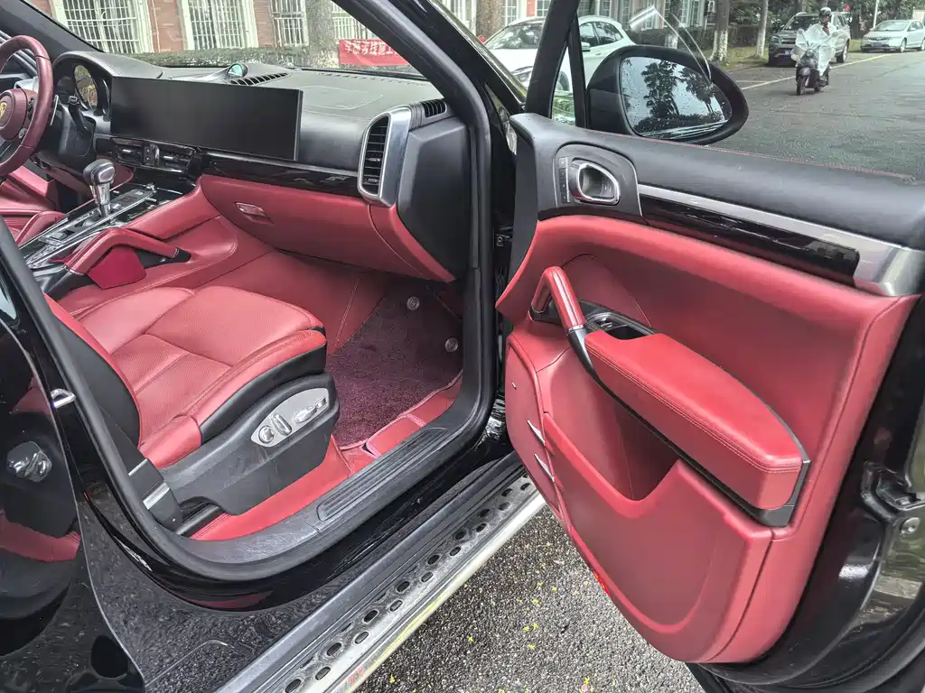 Porsche Cayenne — миниатюра 25