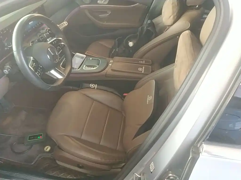 Mercedes-Benz E-Class — миниатюра 15