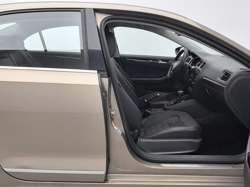 Volkswagen Sagitar — миниатюра 23