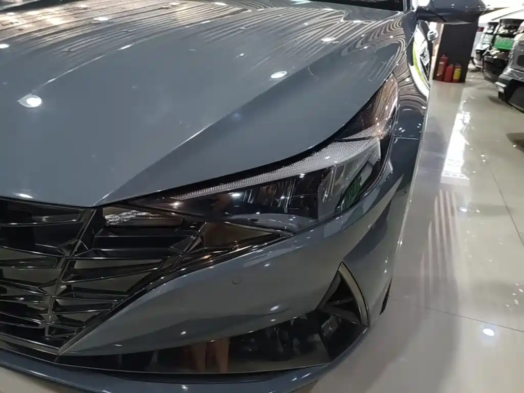Hyundai Elantra — миниатюра 24