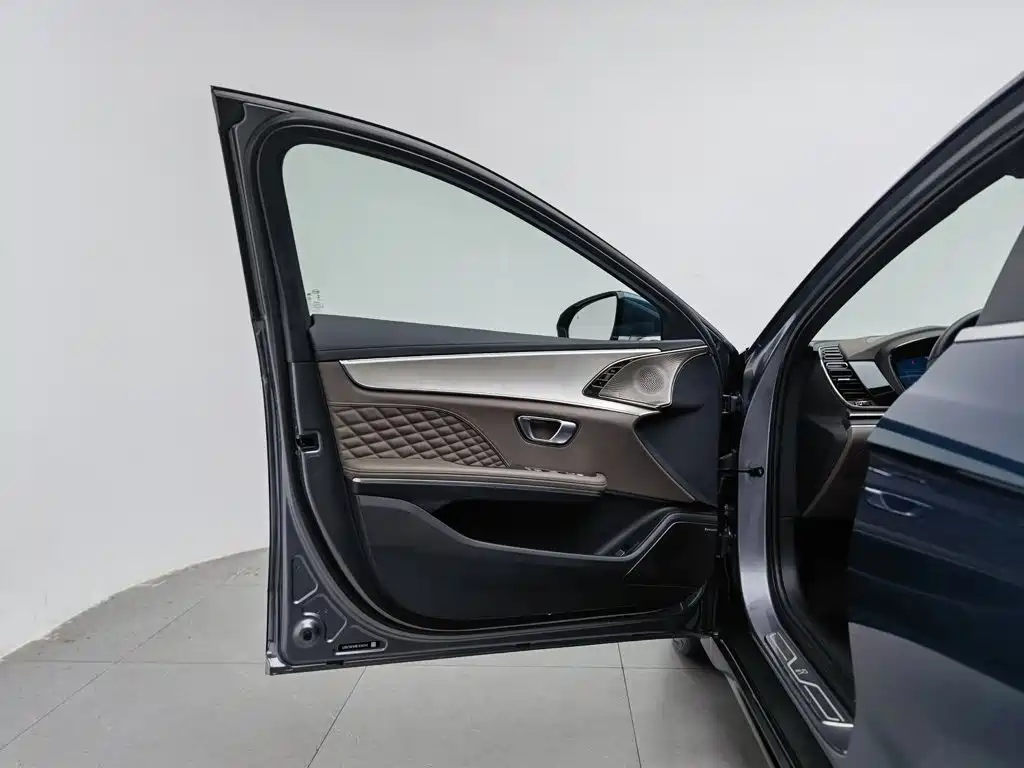 BYD Han — миниатюра 8