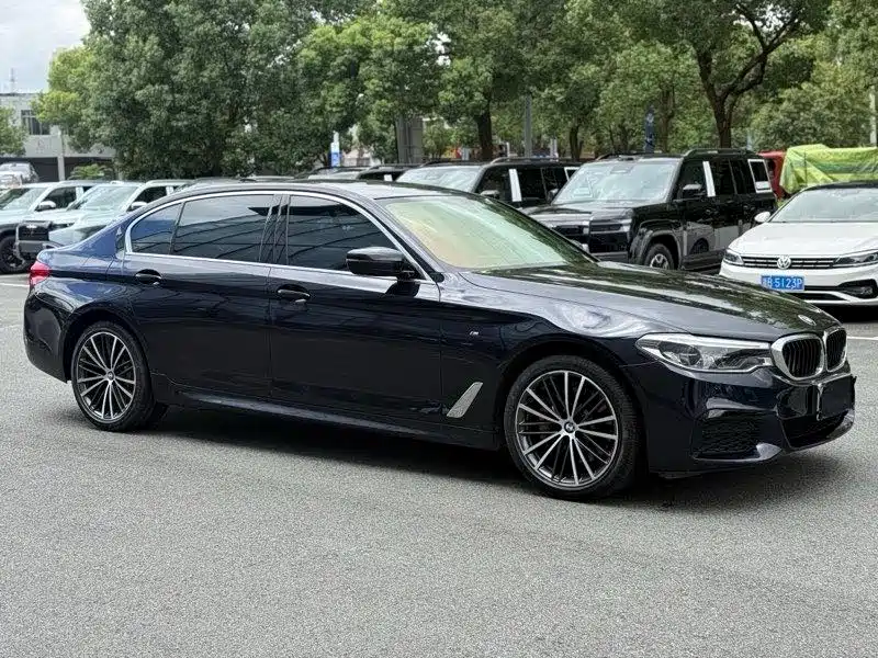 BMW 5 Series — миниатюра 4