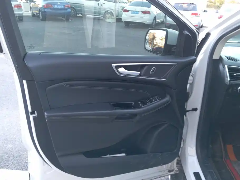 Ford Edge — миниатюра 7