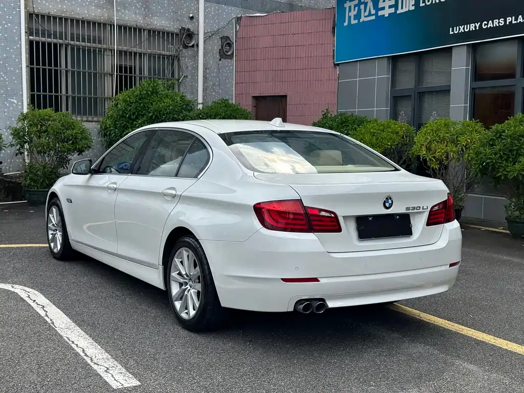 BMW 5 Series — миниатюра 18